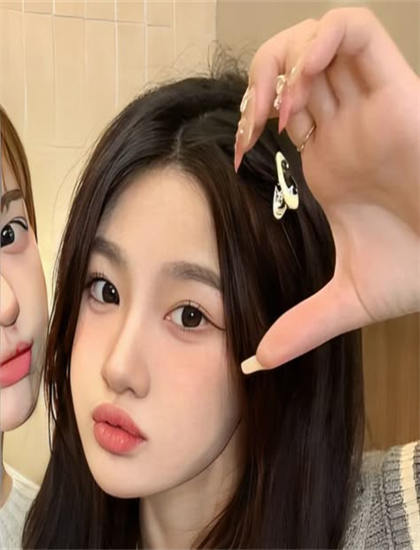 文化分析：《瓣嘴 第三季》中的剪辑的节奏控制与叙事技巧 理解文化认同的建构过程